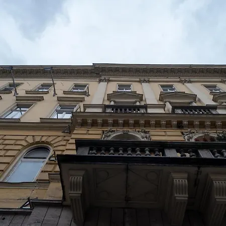 Stylish New With View On New York Palace Apartment Budapest