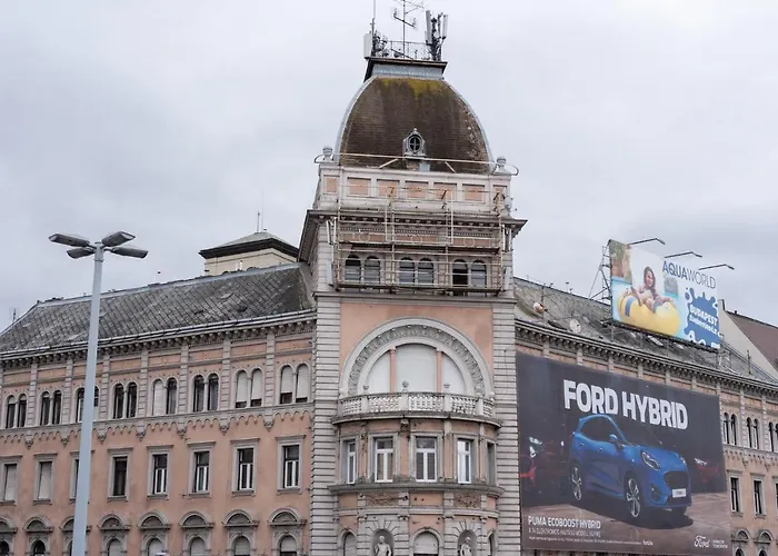Stylish New With View On New York Palace Appartamento *